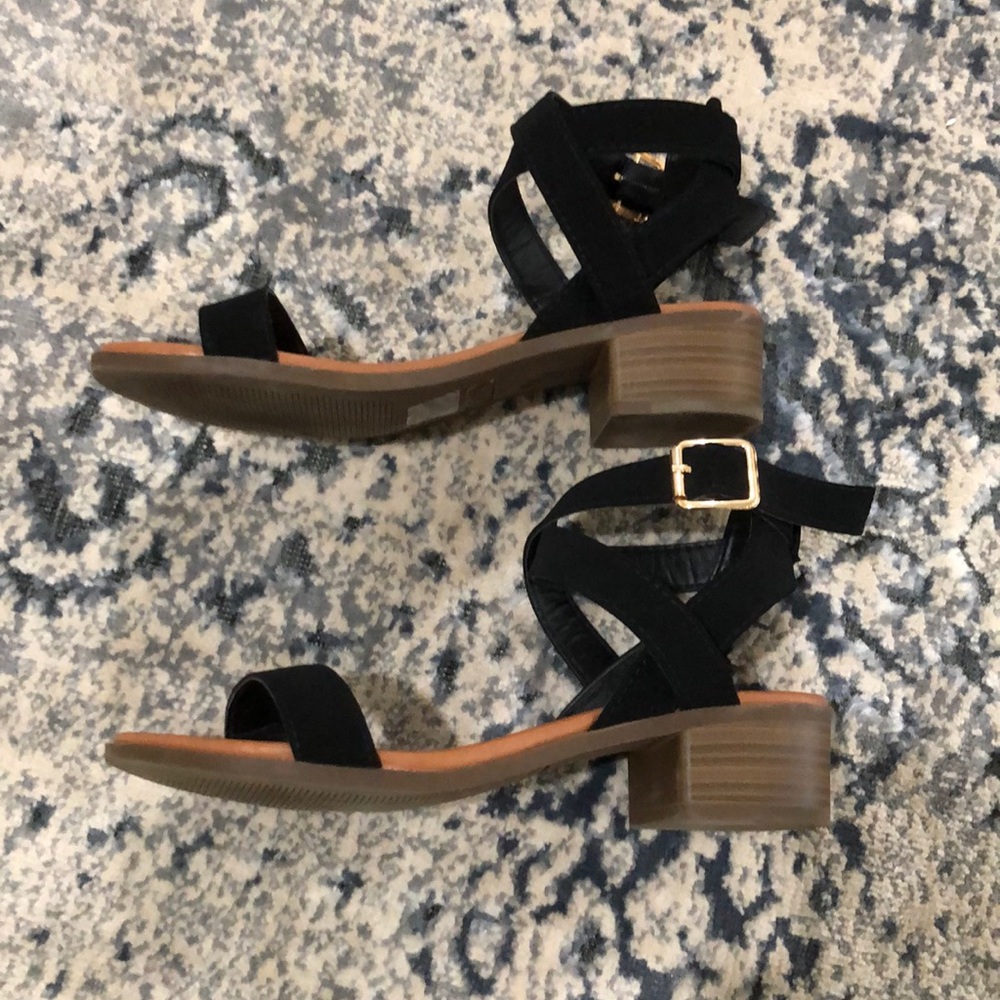 Heel sandals size 7